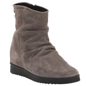 ENVAL SOFT Made In Italy Suede Comfort Booties